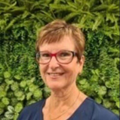 Dr Dianna Minuskin