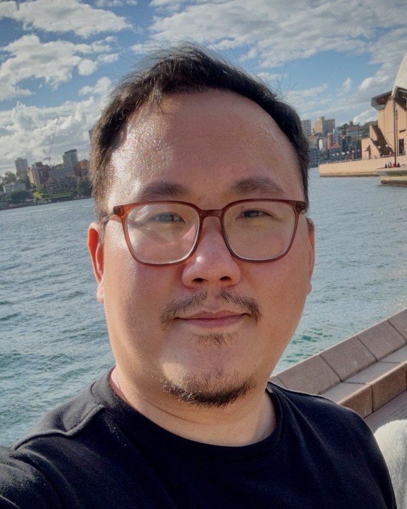 Dr Adrian Cakra