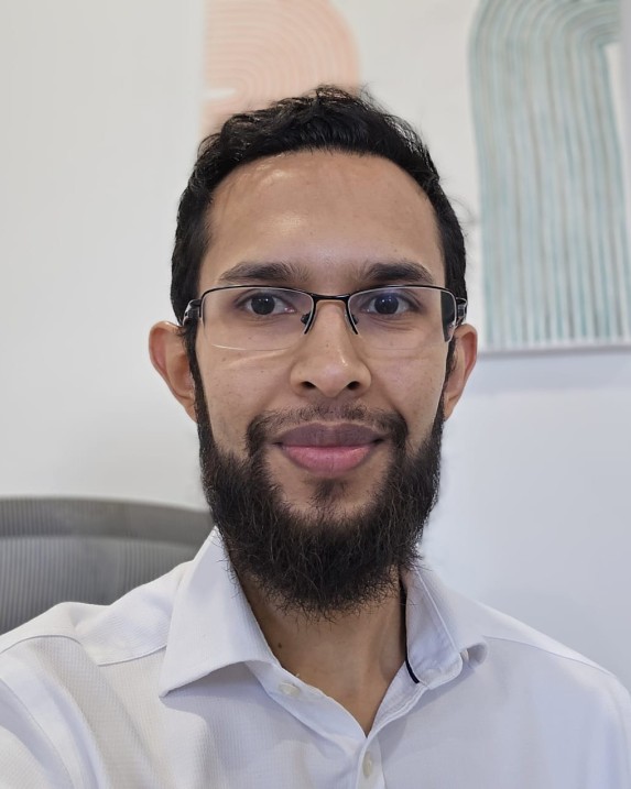 Dr Shamir Alvis