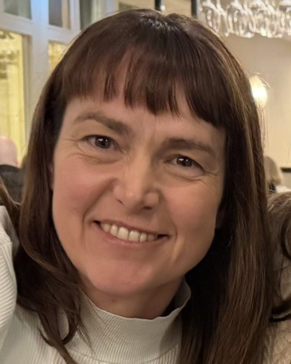 Dr Caroline Ahern